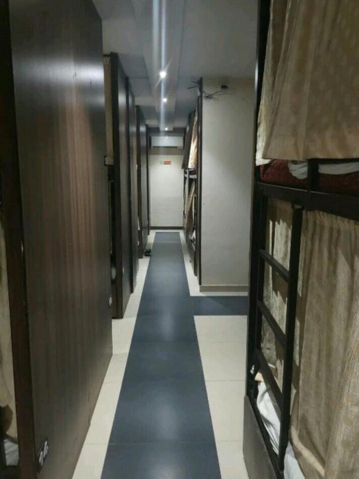 Almas Dormitory 24 Hours Aircondition Мумбаї Екстер'єр фото