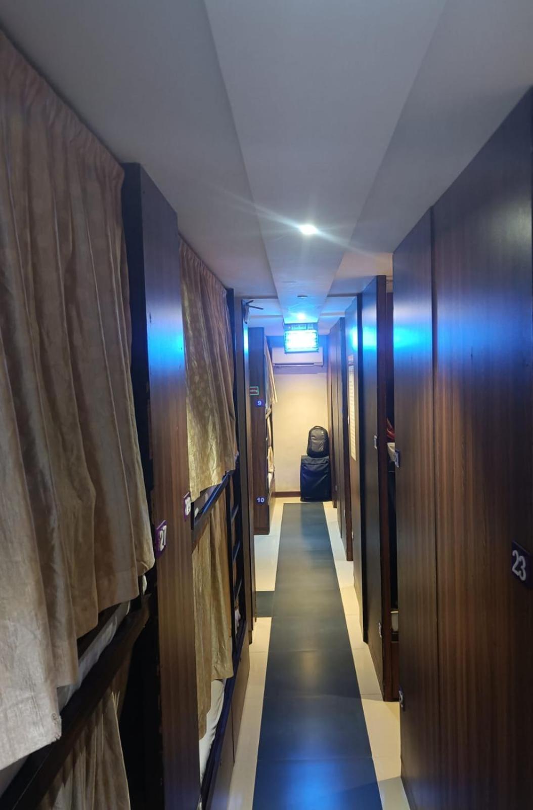 Almas Dormitory 24 Hours Aircondition Мумбаї Екстер'єр фото