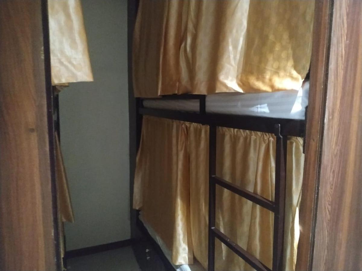 Almas Dormitory 24 Hours Aircondition Мумбаї Екстер'єр фото